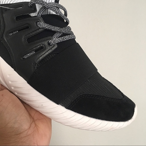 NWT Adidas Tubular Doom Core Black Men’s Shoes - Picture 6 of 7